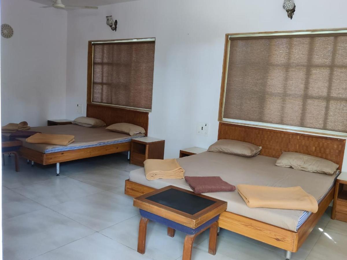 White House Beach Resort, Nagaon Ngoại thất bức ảnh
