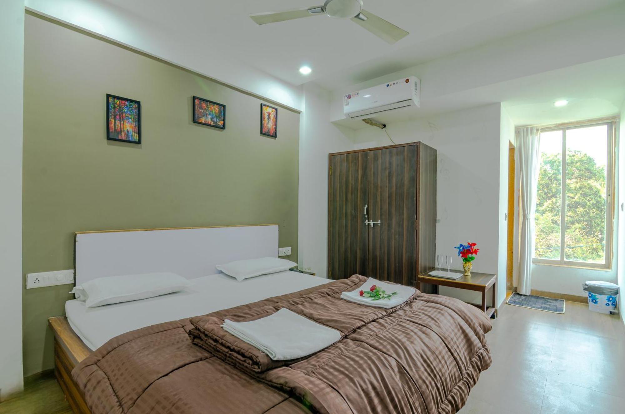 White House Beach Resort, Nagaon Ngoại thất bức ảnh