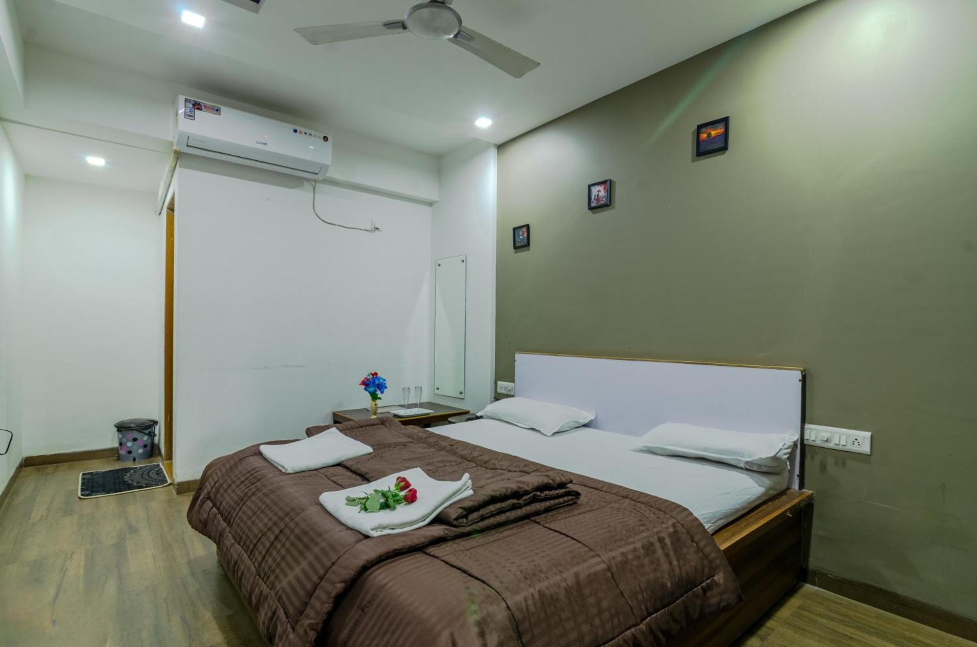 White House Beach Resort, Nagaon Ngoại thất bức ảnh