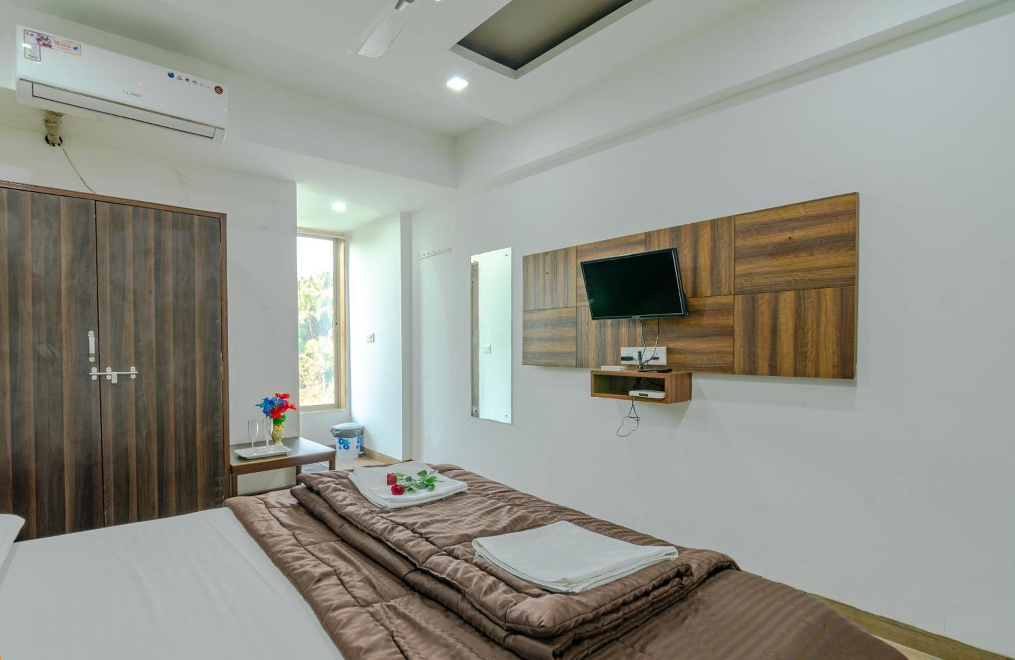White House Beach Resort, Nagaon Ngoại thất bức ảnh