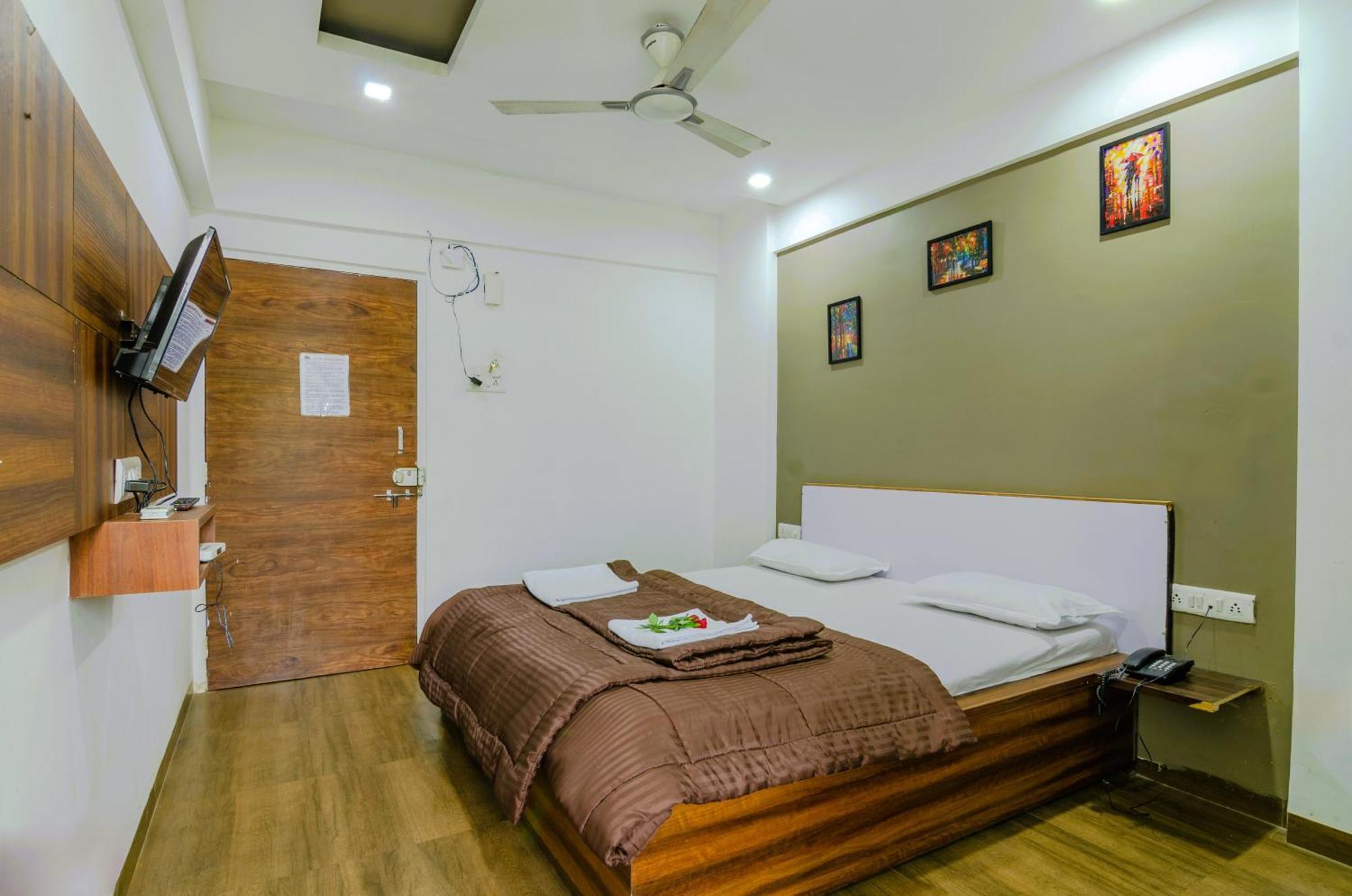 White House Beach Resort, Nagaon Ngoại thất bức ảnh