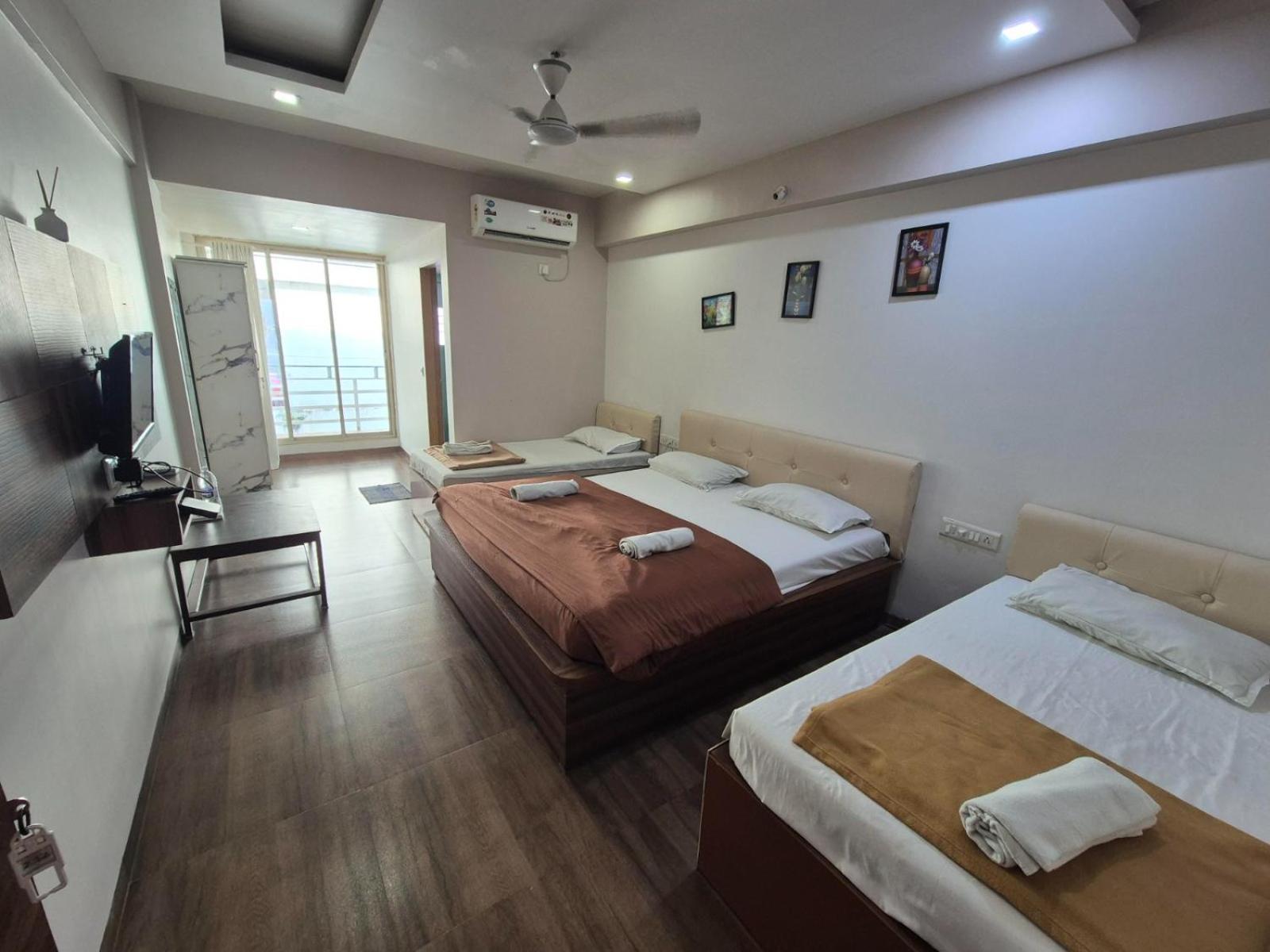 White House Beach Resort, Nagaon Ngoại thất bức ảnh