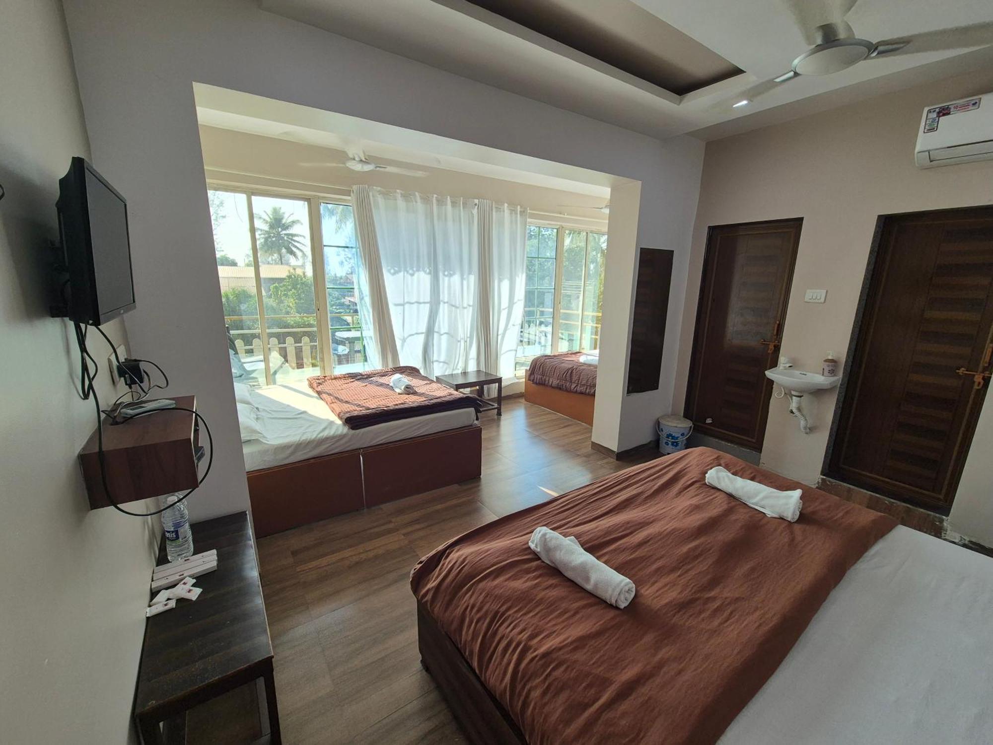 White House Beach Resort, Nagaon Ngoại thất bức ảnh