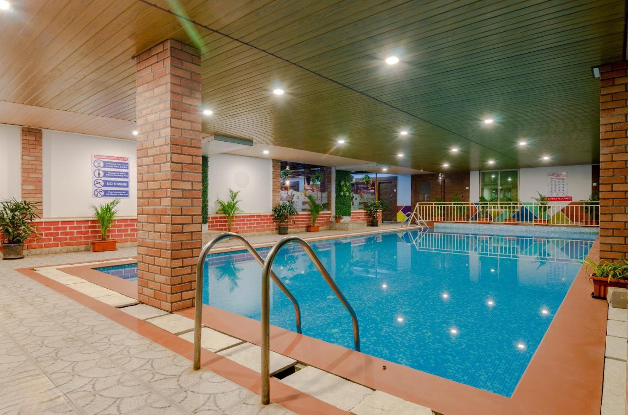 White House Beach Resort, Nagaon Ngoại thất bức ảnh